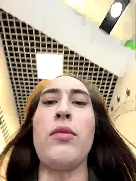Holly_Play on StripChat