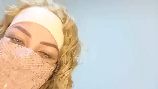 Lady-Rozalia from StripChat