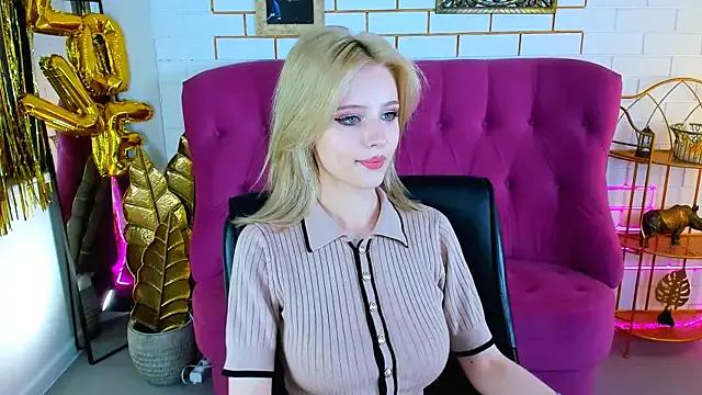 LeonaStane from StripChat