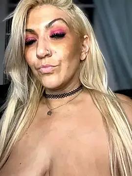 LittleMissEeve on StripChat 