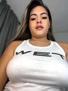 MayaMoanXXX on StripChat