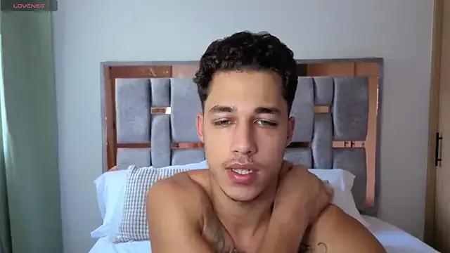 Freechat orionblaze69_ on StripChat