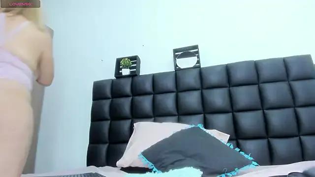 Private sabrina_med on StripChat