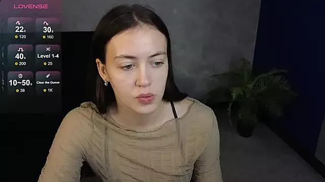 SaraMoren0 on StripChat 
