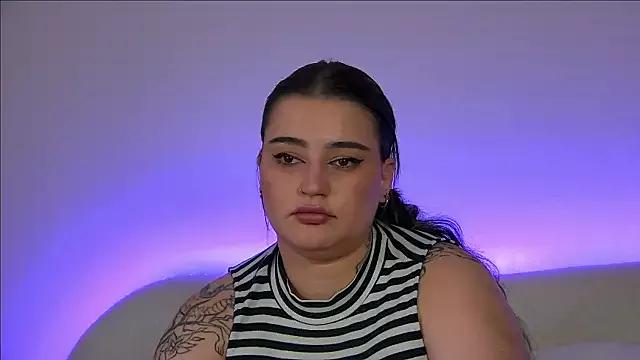 SaraOswald on StripChat 