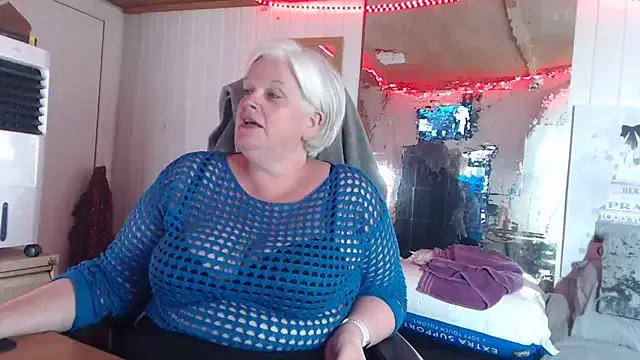 Freechat sexychazza16 on StripChat