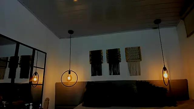 Sweet_camille on StripChat 