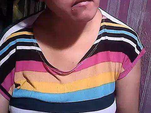 Freechat sweetsosie18 on StripChat