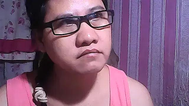 Freechat sweetsosie18 on StripChat