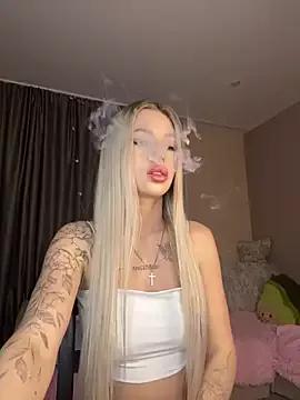 Tiffany_Kissss on StripChat 